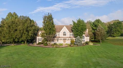 7 Coachman Dr, Hampton, NJ 08827 photo 1