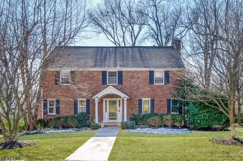 9 Pine Ridge Dr, Summit, NJ 07901 photo 1