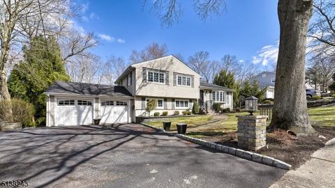 19 Monhegan Ave, Wayne, NJ 07470 photo 3