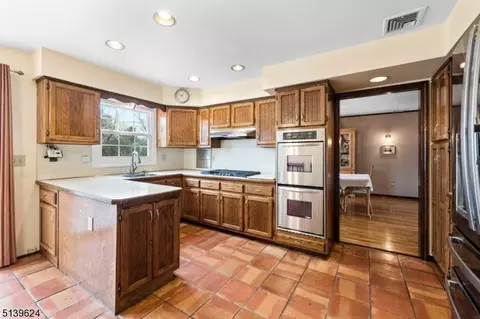 23 Bernadette Ct, Springfield, NJ 07081 photo 12
