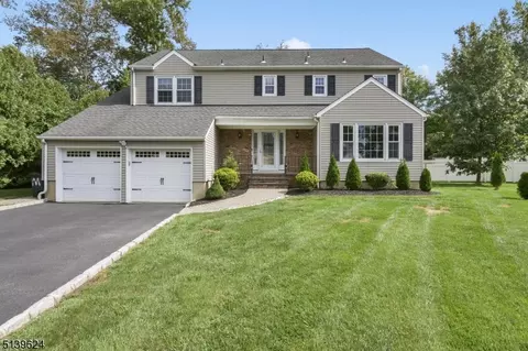 23 Bernadette Ct, Springfield, NJ 07081 photo 2