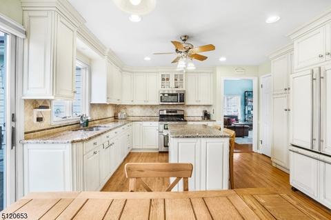 25 Brittany Pl, Basking Ridge, NJ 07920 photo 4