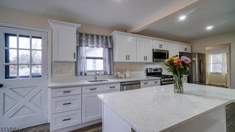 23 Eaton Ct, Berkeley Heights, NJ 07922 photo 1
