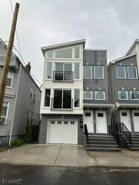 410 S 11th St, Newark, NJ 07103