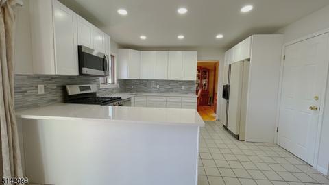 140 Lions Head Dr W, Wayne, NJ 07470 photo 5