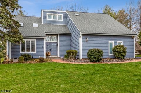 26 Compton Ct, Basking Ridge, NJ 07920 photo 2