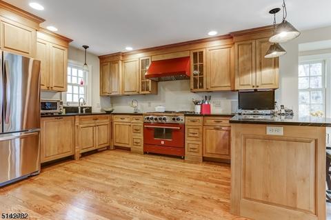 9 Mountain Ave, Mendham, NJ 07945 photo 2