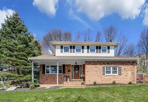 2 Grouse Ln, Clark, NJ 07066 photo 1