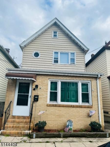 594 Devon St, Kearny, NJ 07032 photo 1
