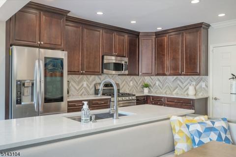 63 Eggers Ct, Summit, NJ 07901 photo 4