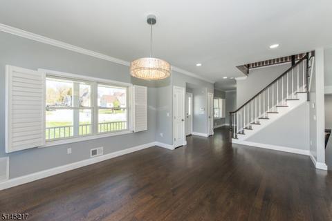 19 Greg Ct, Wayne, NJ 07470 photo 4