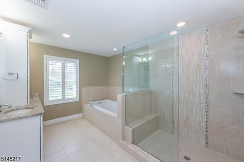 19 Greg Ct, Wayne, NJ 07470 photo 24