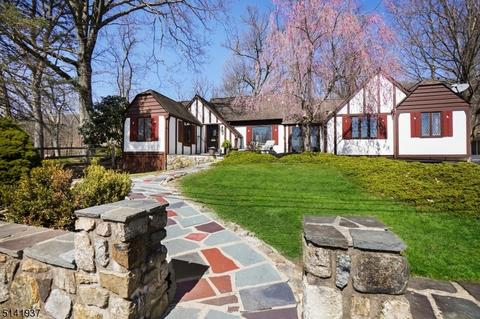317 W Shore Trl, Sparta, NJ 07871