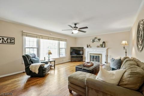 20 Old Forge Ln, Berkeley Heights, NJ 07922 photo 4