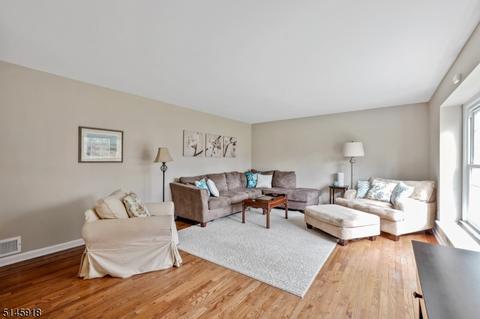 20 Old Forge Ln, Berkeley Heights, NJ 07922 photo 3
