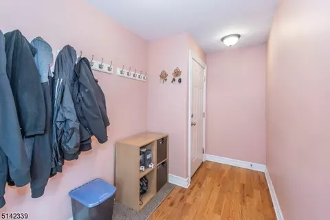 16 Coolidge Dr, Berkeley Heights, NJ 07922 photo 23