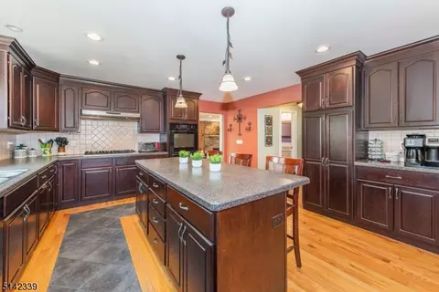 16 Coolidge Dr, Berkeley Heights, NJ 07922 photo 9