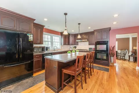 16 Coolidge Dr, Berkeley Heights, NJ 07922 photo 8