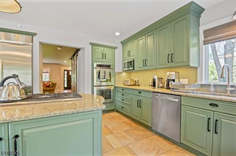 17 E Ash St, Basking Ridge, NJ 07920 photo 12