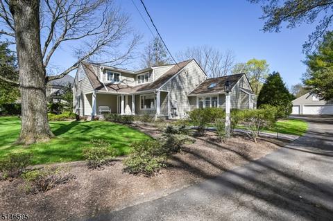 17 E Ash St, Basking Ridge, NJ 07920 photo 2