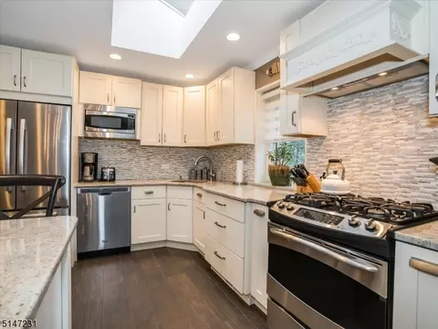 36 Normandy Dr, Wayne, NJ 07470 photo 8