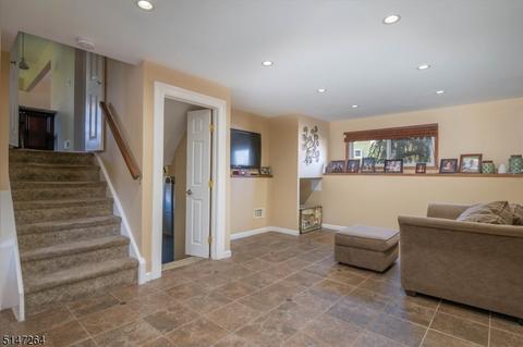 20 Terrace Rd, Wayne, NJ 07470 photo 9