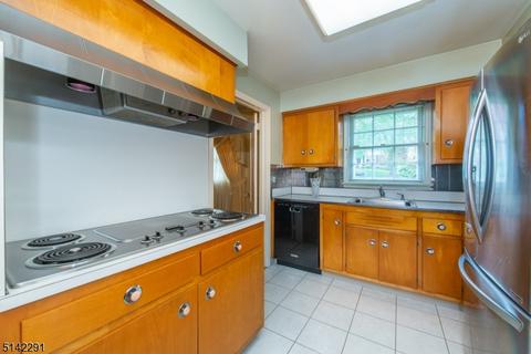415 Upper Mtn, Montclair, NJ 07043 photo 7
