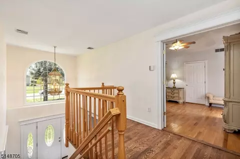 81 Hillside Ave, Berkeley Heights, NJ 07922 photo 19