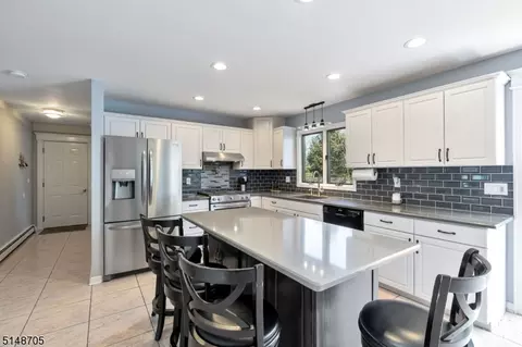 81 Hillside Ave, Berkeley Heights, NJ 07922 photo 6