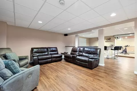 81 Hillside Ave, Berkeley Heights, NJ 07922 photo 29