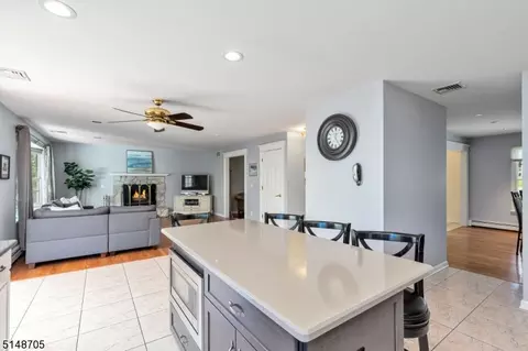 81 Hillside Ave, Berkeley Heights, NJ 07922 photo 8