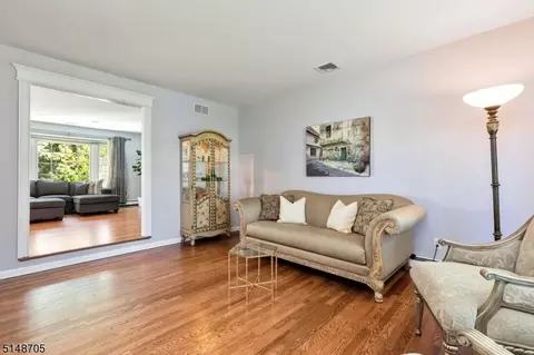 81 Hillside Ave, Berkeley Heights, NJ 07922 photo 12