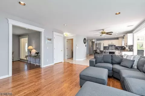 81 Hillside Ave, Berkeley Heights, NJ 07922 photo 11
