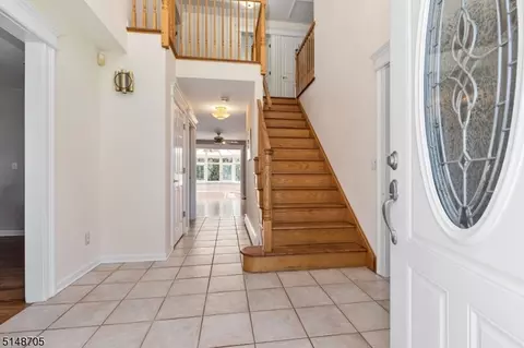 81 Hillside Ave, Berkeley Heights, NJ 07922 photo 2