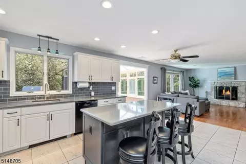 81 Hillside Ave, Berkeley Heights, NJ 07922 photo 4