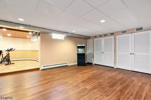 81 Hillside Ave, Berkeley Heights, NJ 07922 photo 32