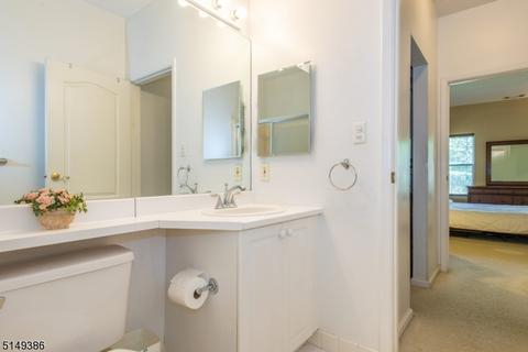 606 Brittany Dr, Wayne, NJ 07470 photo 14
