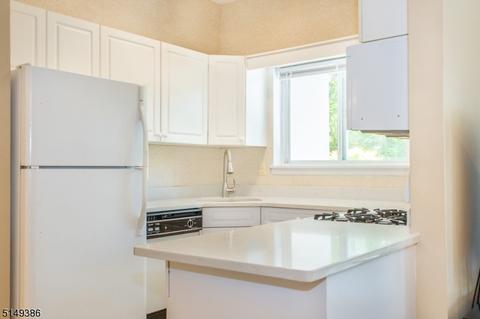 606 Brittany Dr, Wayne, NJ 07470 photo 9