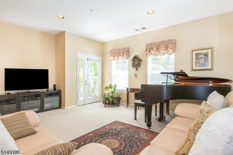606 Brittany Dr, Wayne, NJ 07470 photo 3