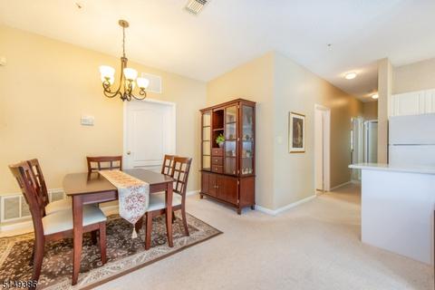 606 Brittany Dr, Wayne, NJ 07470 photo 5