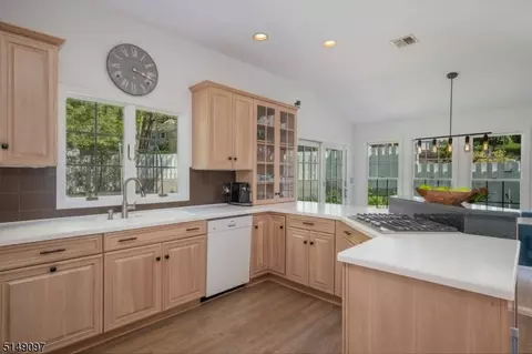 20 Midland Ter, Summit, NJ 07901 photo 4