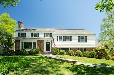 8 Tanglewood Dr, Summit, NJ 07901 photo 1