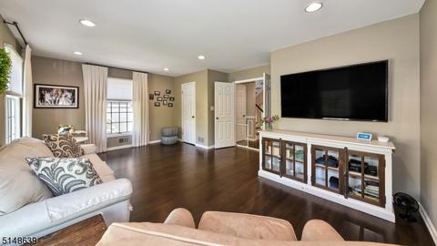 54 Shearwater Ln, Wayne, NJ 07470 photo 15
