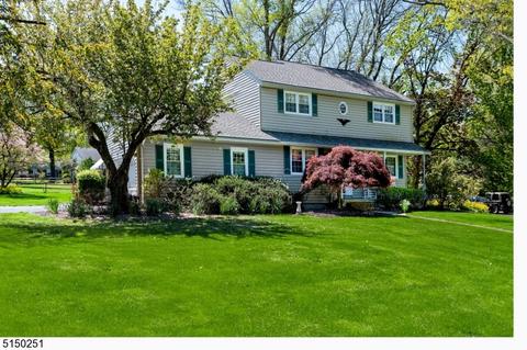 1 Bedford Dr, Ewing, NJ 08628 photo 1
