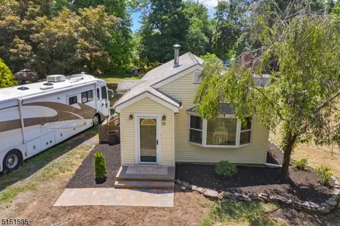 15 Old Mill Rd, Marlboro, NJ 07746