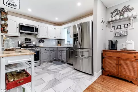 94 Lyons Pl, Springfield, NJ 07081 photo 9
