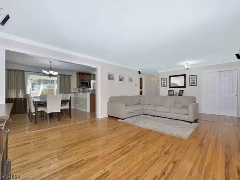 70 Bolton Rd, Wayne, NJ 07470 photo 4