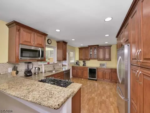 70 Bolton Rd, Wayne, NJ 07470 photo 8