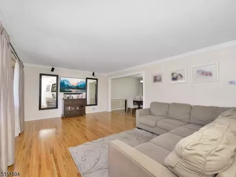70 Bolton Rd, Wayne, NJ 07470 photo 3