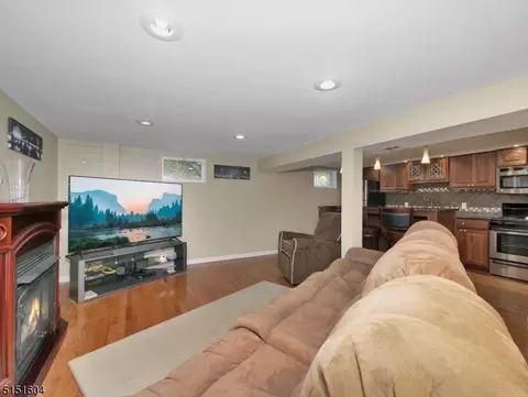 70 Bolton Rd, Wayne, NJ 07470 photo 15